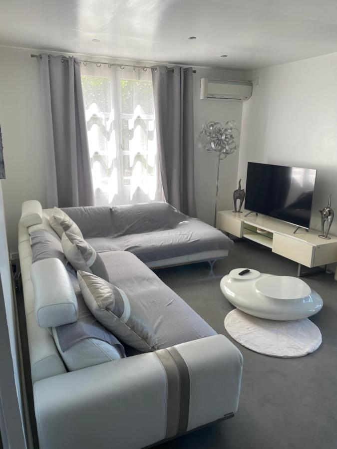 Charmant T2 Meuble Proche Chu Bellepierre Saint-Denis Esterno foto