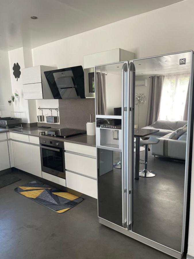 Charmant T2 Meuble Proche Chu Bellepierre Saint-Denis Esterno foto